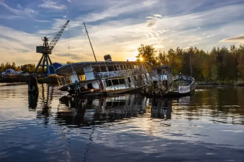 FotograFia-bildmix-kvalljus-vrak-fartyg