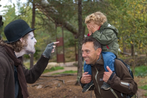FotograFia-foretag-event-kolmarden-djurpark-halloween-pappa-barn