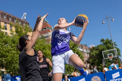 FotograFia-sport-streetbasket-tour-3x3-tjejer-ungdomar